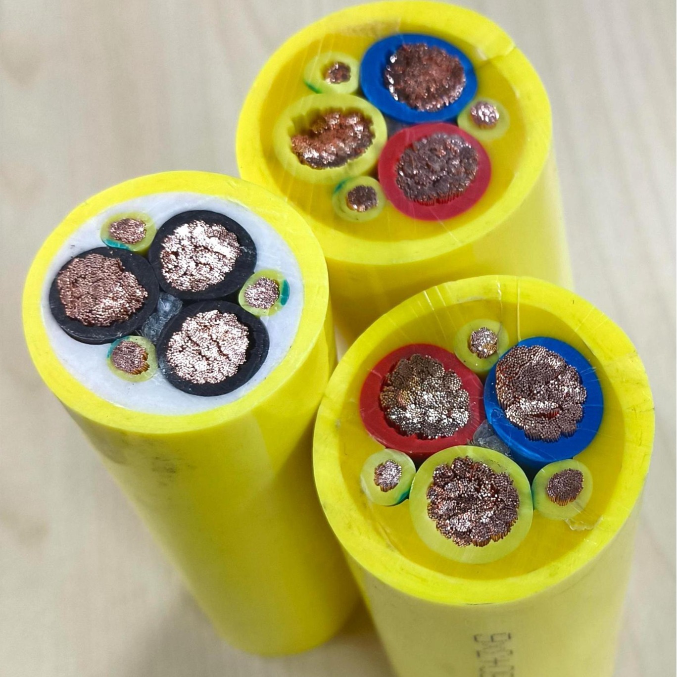 上海德汝卷筒电缆截面